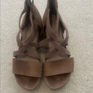 Eileen Fisher Tan Strappy Sandals